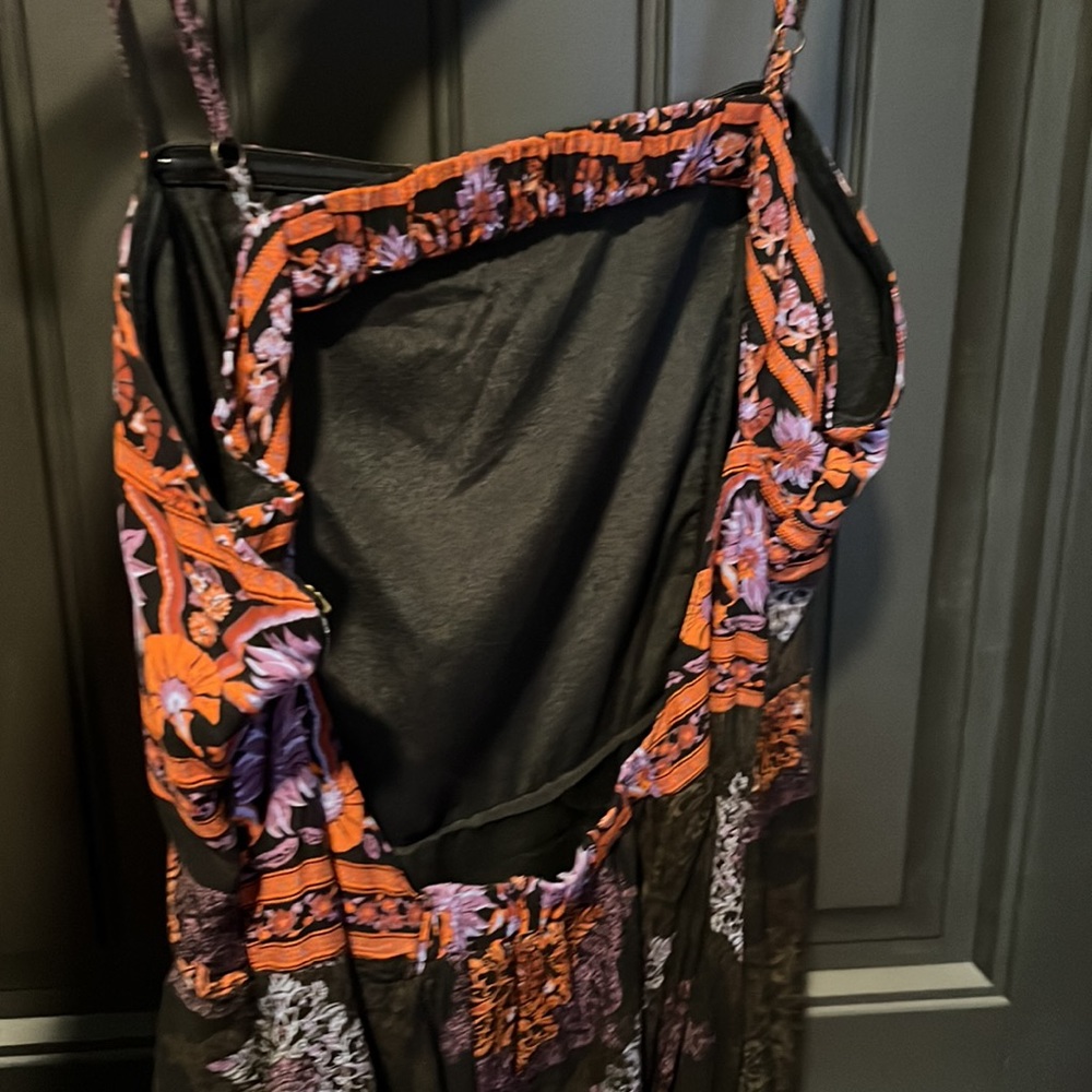 Pattern Dress - Picture 2 of 2